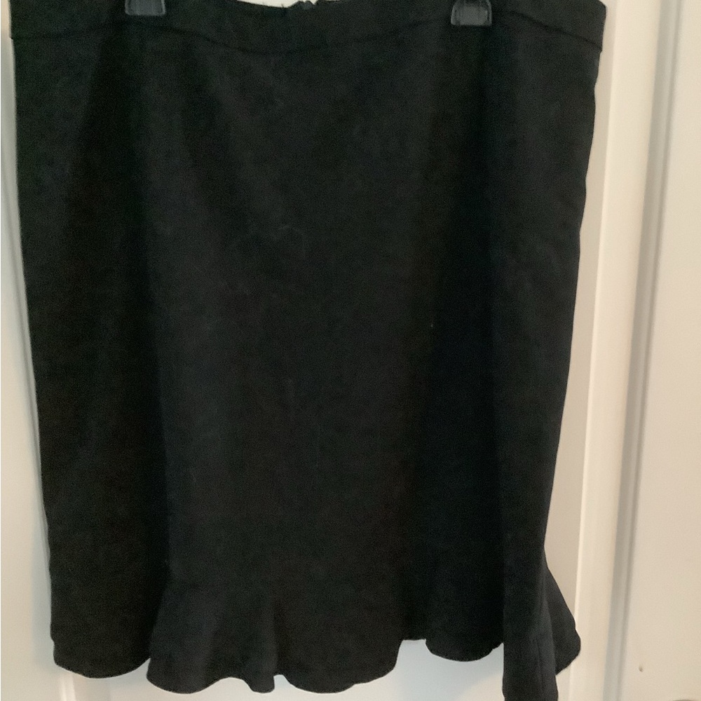 Jessica Black Ruffled Knee-length Skirt for Work in excellent condition